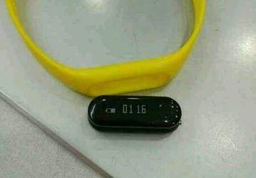 При производстве браслета Xiaomi Mi Band 2 возникли проблемы, запуск откладывается