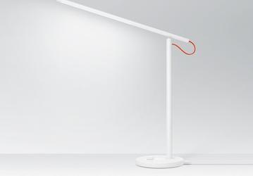 Умная настольная светодиодная лампа Xiaomi Mi Smart LED стоит всего $26