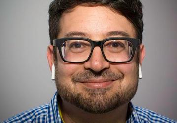 Беспроводные наушники Apple AirPods могут поступить в продажу уже через неделю