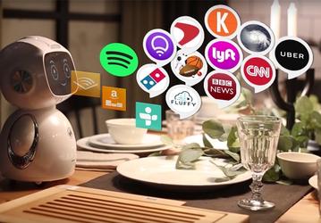 Omate Yumi — небольшой робот с ОС Android, поддержкой голосового помощника Alexa и пятидюймовым сенсорным экраном