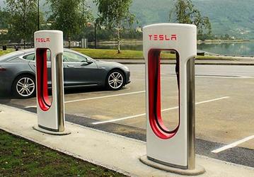 Владельцы электромобилей Tesla, купленных после 1 января 2017, будут платить за пользование зарядными станциями Supercharger