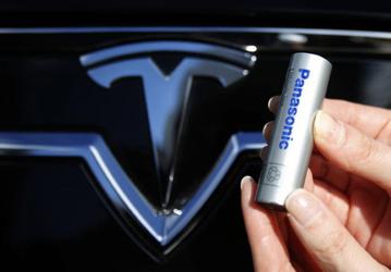 Tesla должна компании Panasonic 1,7 млрд долларов 