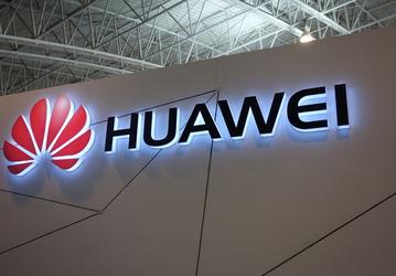 В декабре Huawei может представить еще один флагманский смартфон с дисплеем, изогнутым с четырех сторон