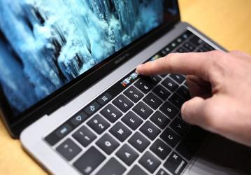 Стало известно, кто собирает клавиатуры для ноутбуков Apple MacBook Pro с панелями Touch Bar
