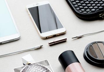 Auxillite позволяет одновременно подключать к iPhone 7 наушники и зарядное устройство 