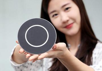 LG представила 15-ваттную беспроводную зарядную станцию Quick Wireless Charging Pad