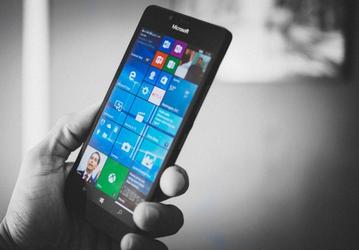 Выход Surface Phone может задержаться до 2018 года