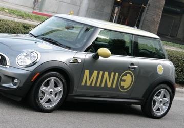 BMW готовит к выпуску электрические версии автомобилей X3 и Mini