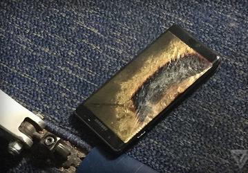 Смартфон Samsung Galaxy Note7 с «безопасным» аккумулятором загорелся на борту самолета