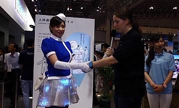 У Panasonic готова технология передачи данных через соприкосновения пользователей