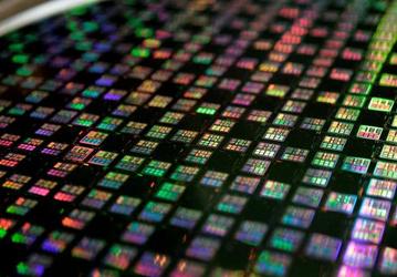 Intel и Samsung продолжают лидировать среди производителей полупроводниковой продукции