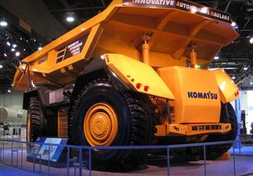Komatsu представила беспилотный самосвал с полной массой 416 тонн