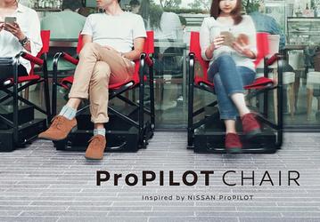 Самоходные кресла Nissan ProPILOT Chair автоматически двигаются в очереди