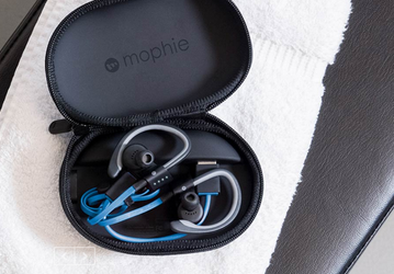 Mophie Power Capsule — компактный чехол для переноски и зарядки разнообразной носимой электроники