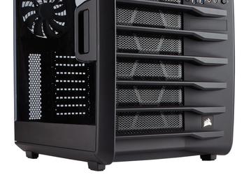 Корпус Corsair Carbide Air 740 разделен на две камеры