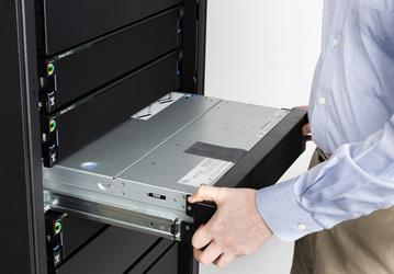 В сервере IBM Power System S822LC процессор IBM Power8 и GPU Nvidia Tesla P100 связаны интерфейсом Nvidia NVLink