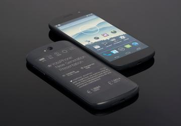 Apple настолько понравился смартфон YotaPhone 2, что она заказала у E Ink Holdings пробную партию электрофоретических дисплеев