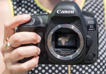 Камера Canon EOS 5D Mark IV сложнее в разборке, чем ее предшественница