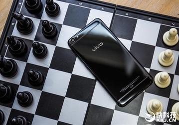 Vivo скопировала подход Apple, выпустив смартфон X7 Obsidian Black Edition