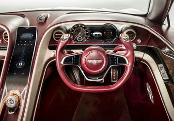 Концептуальный электромобиль Bentley EXP 12 Speed 6e оснащен изогнутым дисплеем OLED