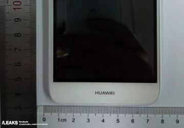 Появились изображения смартфона Huawei Y3 2017