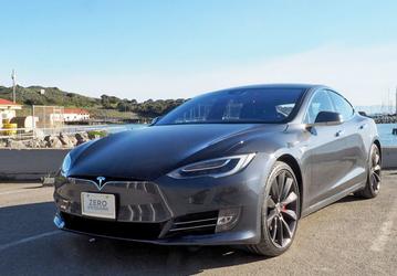 Компания Tesla стала самым дорогим автопроизводителем в США