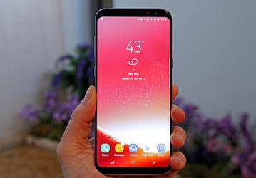 Красноватый оттенок дисплея Samsung Galaxy S8 планируют убрать при помощи прошивки