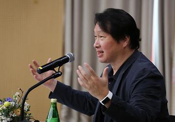 Глава SK Group подтвердил желание компании купить полупроводниковое производство Toshiba