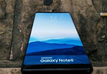 Фотогалерея дня: смартфон Samsung Galaxy Note8 предстал на «живых» снимках
