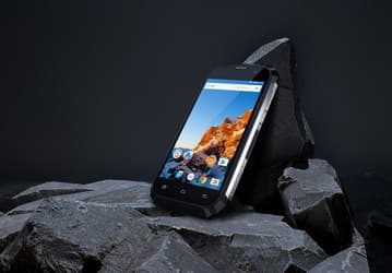 Смартфон Geotel G1 с аккумулятором емкостью 7500 мА•ч может заряжать одновременно несколько устройств