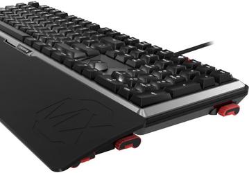Надписи на клавишах клавиатуры Cherry MX Board 5.0 выполнены эксклюзивным шрифтом