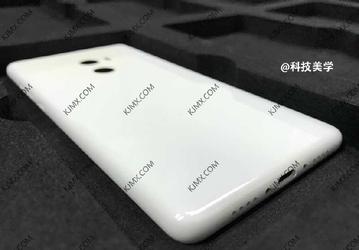 Опубликована фотография задней панели смартфона Xiaomi Mi Mix 2