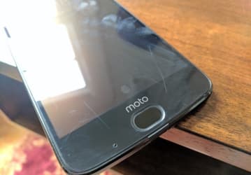 Дисплей смартфона Moto Z2 Force можно поцарапать даже ногтем