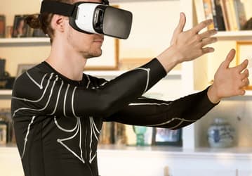 Футболка Xenoma e-skin превращает тело пользователя в контроллер виртуальной и дополненной реальности