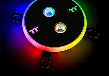 Подсветка водоблока Thermaltake Pacific W4 Plus поддерживает 16,8 млн цветов