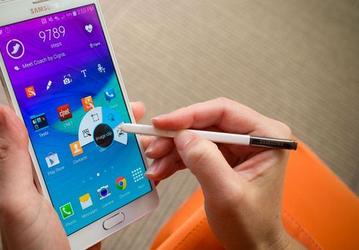 В США отзывают аккумуляторы для смартфонов Samsung Galaxy Note 4 из-за риска возгорания