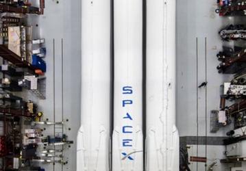 Фотогалерея дня: первые снимки ракеты-носителя Falcon Heavy 