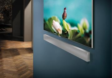 Звуковая панель Samsung NW700 Soundbar Sound+ толщиной 53,5 мм предусматривает крепление на стену