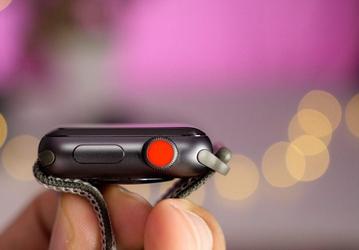 Умные часы Apple Watch спасли человеку жизнь, разбудив среди ночи из-за аномально повышенного пульса