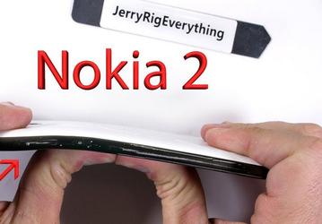 Смартфон Nokia 2 в части испытаний JerryRigEverything показал себя не хуже старших моделей