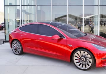 Tesla остаётся убыточной, но огромными темпами наращивает выручку и производство автомобилей