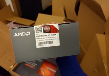 AMD представила процессоры Ryzen 7. Старшие модели будут поставляться без систем охлаждения