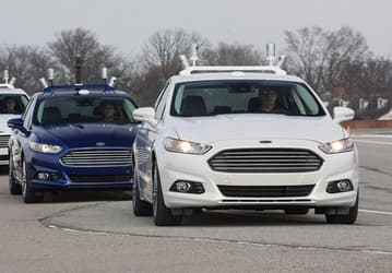 Первые серийные беспилотные автомобили Ford будут лишены основных органов управления