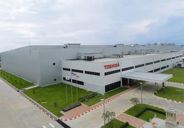 Полупроводниковым бизнесом Toshiba интересуется даже Apple