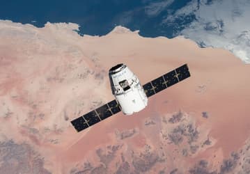 SpaceX запустит космический корабль Red Dragon к Марсу на два года позже, чем планировала 