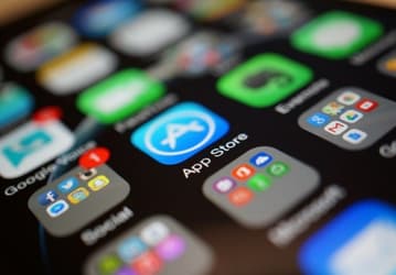 Магазин Apple App Store вдвое превзошел Google Play по годовому обороту