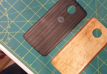 Модуль Ultimate Moto Z Mod для смартфонов Moto Z наделяет устройство поддержкой технологии беспроводной зарядки