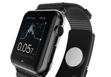 Носимое устройство BACtrack Skyn подскажет, сколько можно выпить, чтобы не лишиться права водить авто