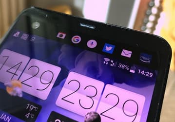 Фотогалерея дня: смартфон HTC U Ultra, оснащённый дополнительным дисплеем и не похожий на другие модели компании