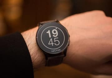 Fitbit покупает ещё одного производителя умных часов